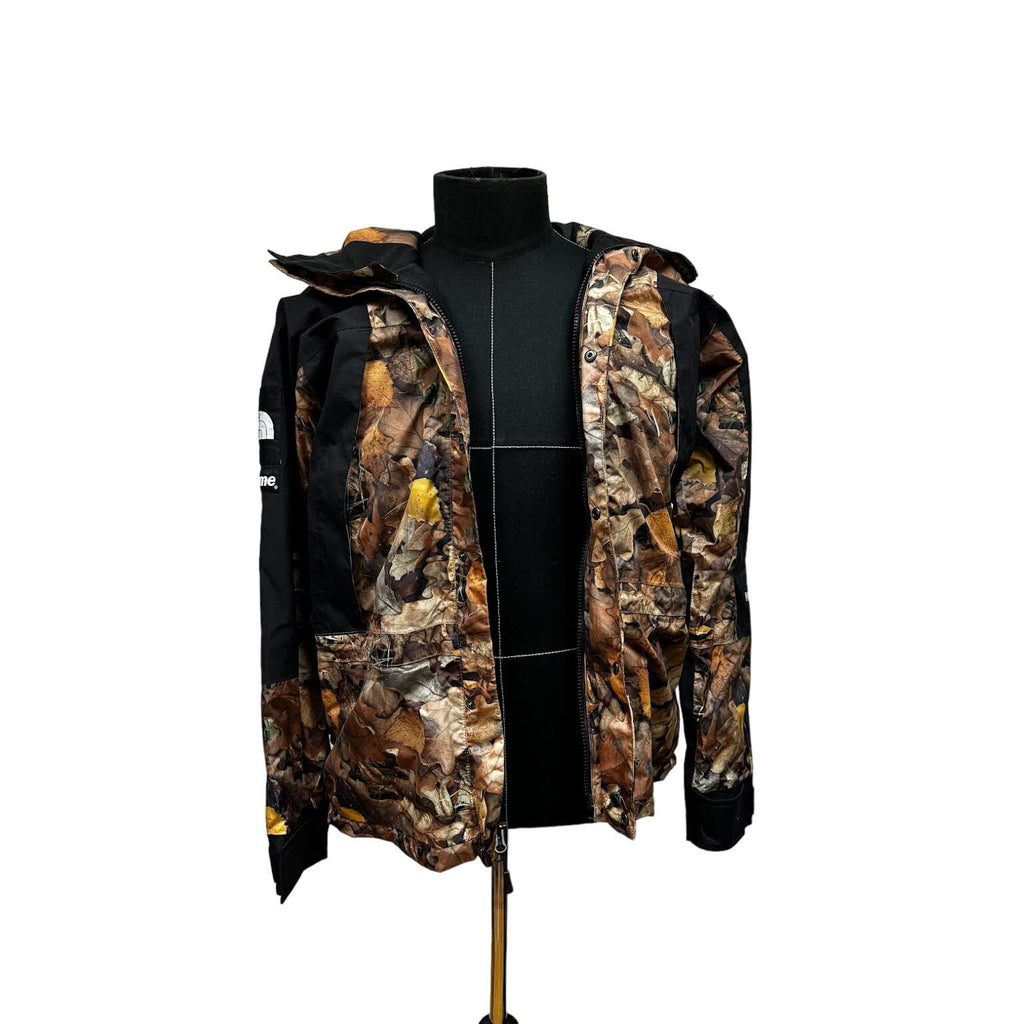 North Face x Supreme men's camo jacket