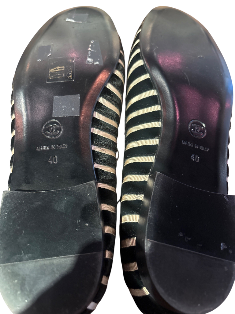 Women's Chanel Beige/Black Velvet Shoe Size 9.5 Shoes