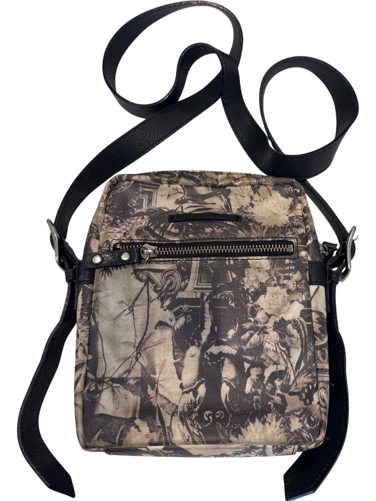 rectangle zip crossbody leather strap