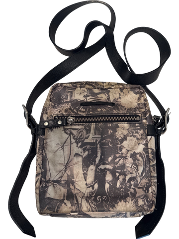 rectangle zip crossbody leather strap