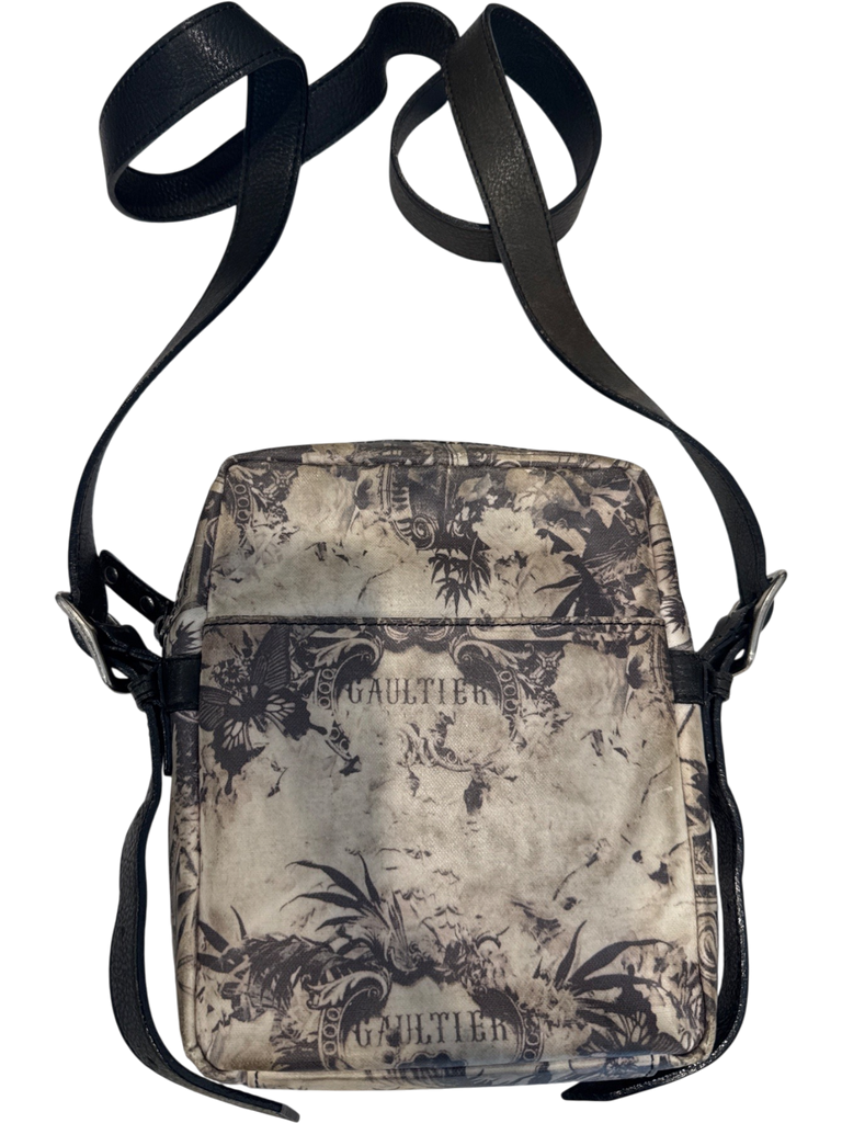 rectangle zip crossbody leather strap